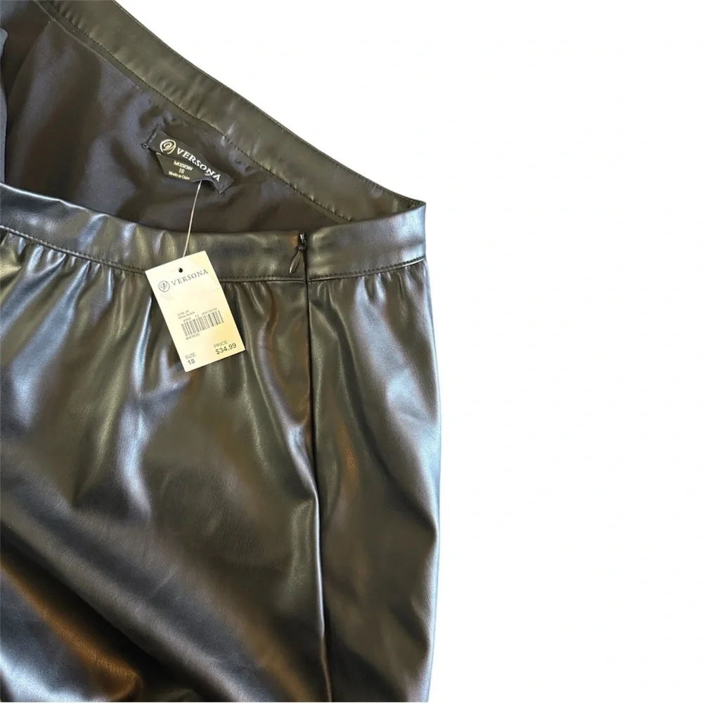 Versona Women’s Skirt Size 18’ Polyurethane, Stylish, New with Tags